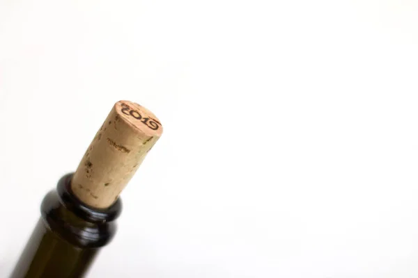 Botella Vino Con Corcho Sobre Fondo Claro Apertura 2019 —  Fotos de Stock