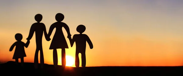 Unrecognizable Silhouettes People Holding Hands Sunset Joint Family Evening Walk — Stock Photo, Image