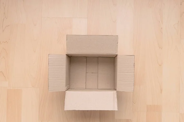 Пустой Открытый Прямоугольный Картонный Ящик Деревянном Фоне Покупки Интернете Фон — стоковое фото