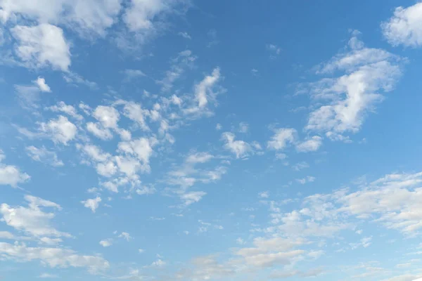 Blauer Himmel Und Wolken Mit Platz Für Kopierraum — Stockfoto