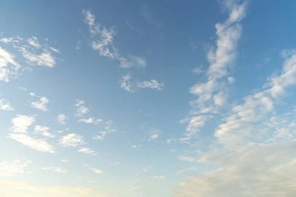 Lindas Nuvens Céu Azul Céu Macio Com Nuvens Suaves Para — Fotografia de Stock