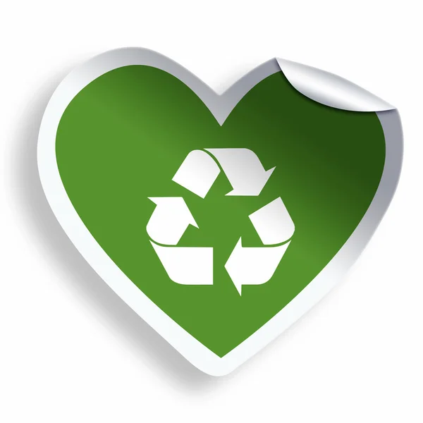 Etiqueta engomada verde corazón con icono de reciclaje aislado en blanco — Foto de Stock