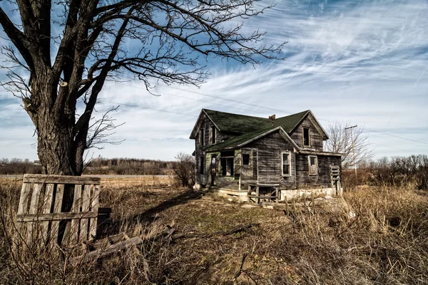 Casa velha assustadora — Fotografia de Stock