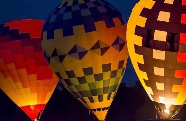 Nachtglühen im Heißluftballon — Stockfoto