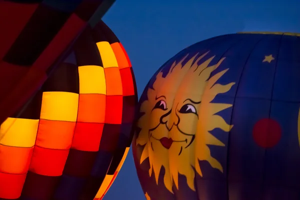 Hete lucht ballon nacht gloed — Stockfoto