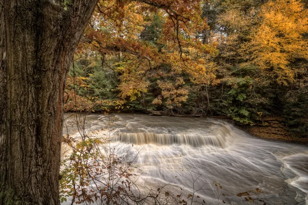 Cascate di roccia cava — Foto Stock