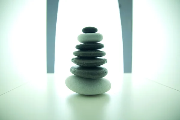 균형 잡힌된 돌 더미 — 스톡 사진