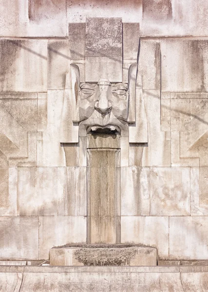 Avrupa'nın bir tren istasyonunun duvar dekorasyonu