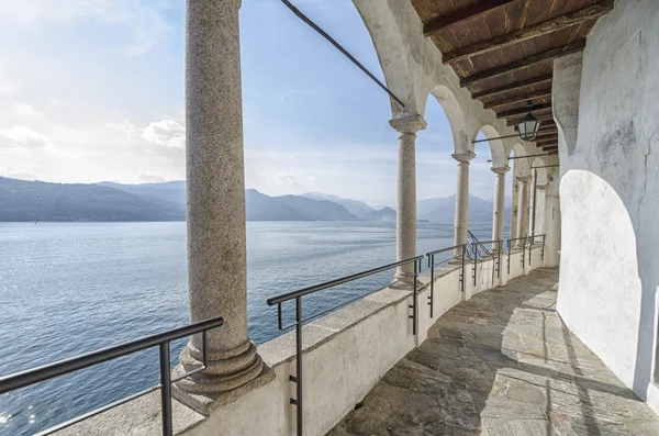 Klooster van Santa Caterina, door het Lago Maggiore, Italië — Stockfoto