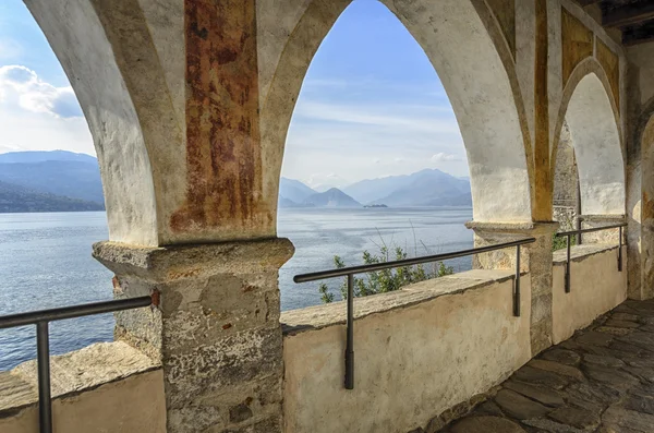 Μοναστήρι της Santa Caterina, η λίμνη Ματζόρε, Ιταλία — Φωτογραφία Αρχείου