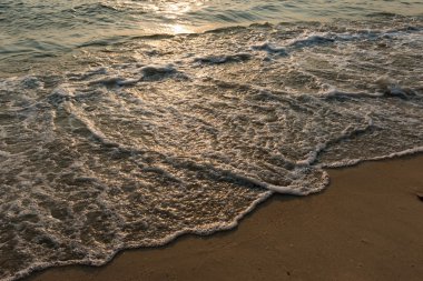 Kumsalda gün batımı