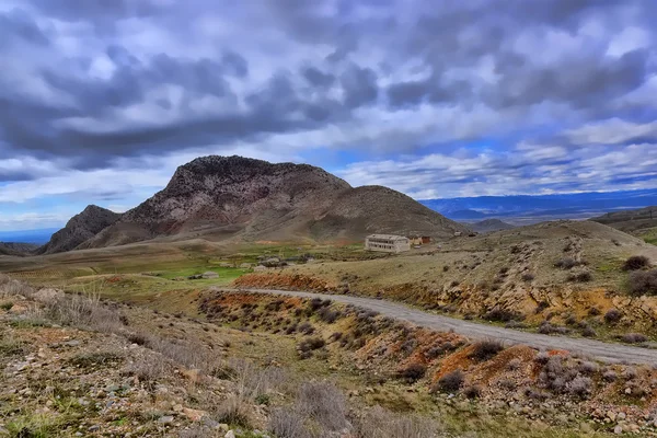 Ermenistan Dağlarındaki Yol — Stok fotoğraf