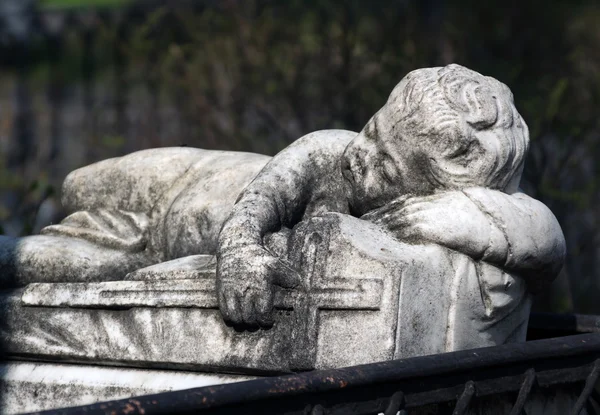 Antik mezar taşı monumen — Stok fotoğraf