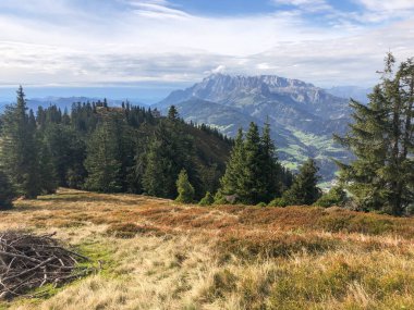 Avusturya Alpleri 'nin dağ sıralarında yaz ve sonbahar havası harikadır. Hochgrndeck Bischofshofen Hochknife Salzburg