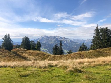 Avusturya Alpleri 'nin dağ sıralarında yaz ve sonbahar havası harikadır. Hochgrndeck Bischofshofen Hochknife Salzburg