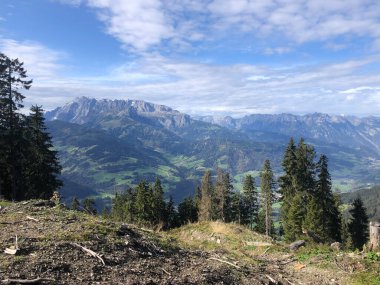 Avusturya Alpleri 'nin dağ sıralarında yaz ve sonbahar havası harikadır. Hochgrndeck Bischofshofen Hochknife Salzburg