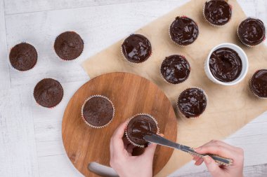 ev yapımı çikolatalı kek yapma