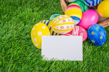 Paskalya yumurtası sepeti