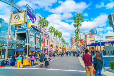 Universal Studios Japonya'daki kişilerde