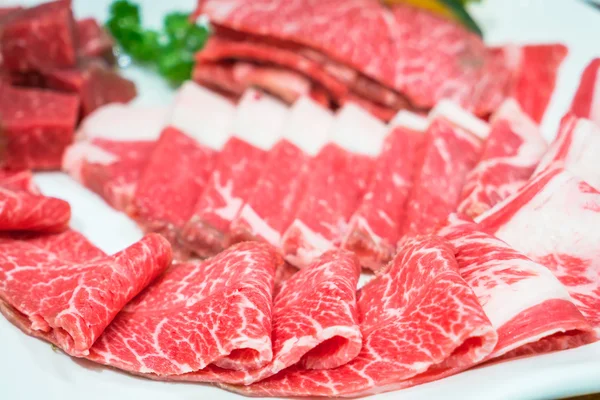 新鮮な牛肉スライス — ストック写真