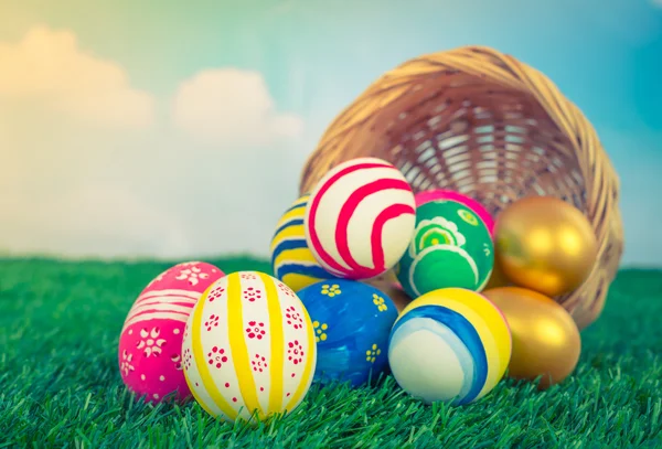 Colorful Easter Eggs on Grass — Stock Photo, Image