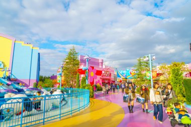 Universal Studios Japonya'daki kişilerde