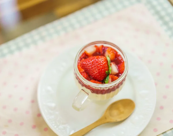 Pudding with strawberry,High definition images — Stock Photo, Image