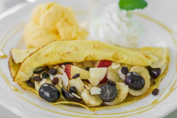 Leckere und schöne Pfannkuchen — Stockfoto