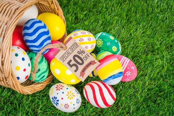 Paskalya yumurtaları Satılık kupon ile — Stok fotoğraf