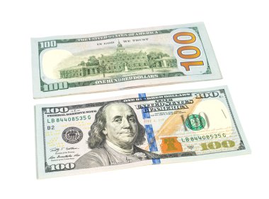 Yüz dolarlık banknotlar beyaz arka plan üzerinde