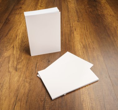 boş ve beyaz kitapçıklar
