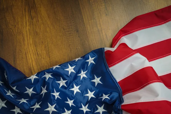 Amerikaanse vlag op tafel — Stockfoto