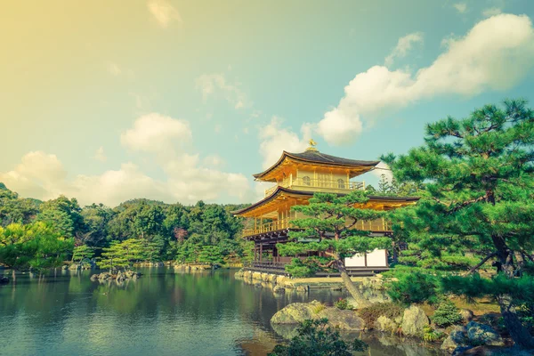 在京都的金阁寺 — 图库照片