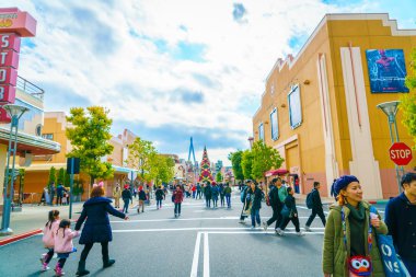 Universal Studios Japonya'daki kişilerde