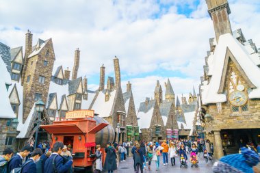 Universal Studios Japonya'daki kişilerde