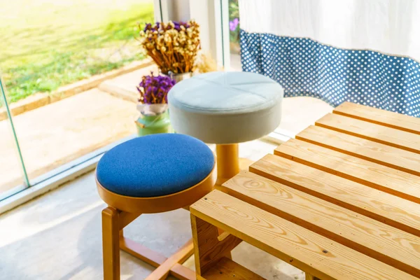 Table et espace vide pour votre décoration — Photo