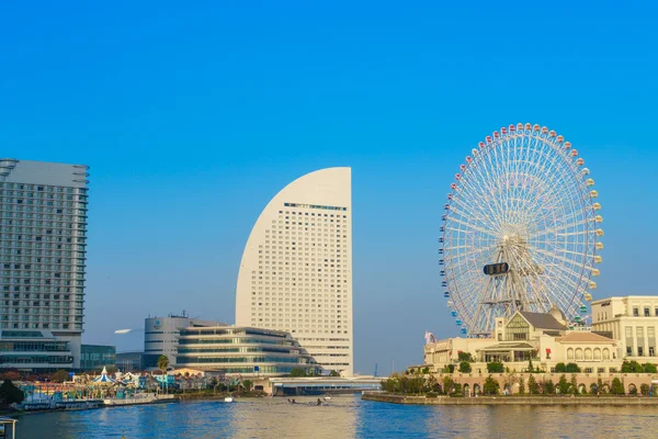 Yokohama, Giappone - 24 novembre 2015: La ruota panoramica nel cosmo — Foto Stock