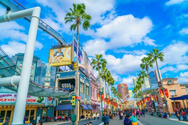 Universal Studios Japonya'daki kişilerde