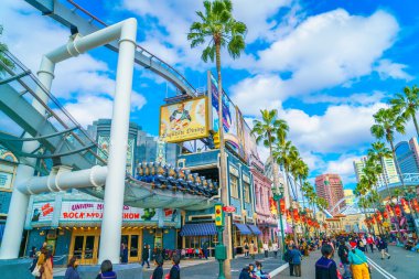 Universal Studios Japonya'daki kişilerde