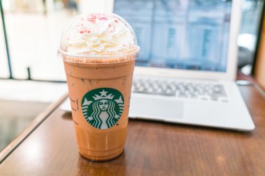 KhonKaen, Tayland - 28 Şubat 2016: Starbucks kahve. Starbu