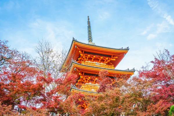 Hermosa arquitectura en Kiyomizu templo dera Kioto, Japón — Foto de Stock