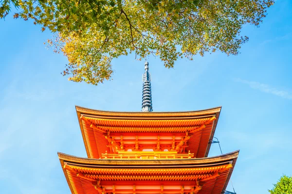 Όμορφη αρχιτεκτονική σε Ναός Κιγιομιζού Κιότο, Ιαπωνία — Φωτογραφία Αρχείου