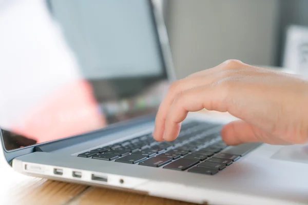 Business woman typing — Stock Photo, Image