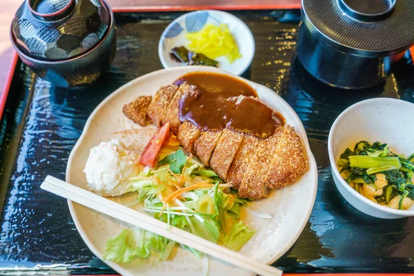 日本の食スタイル照り焼きチキンご飯 — ストック写真