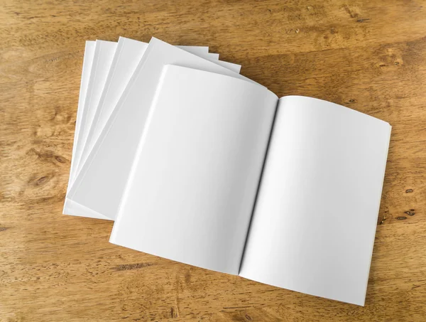 Cuadernos vacíos y blancos — Foto de Stock