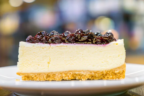 Fatia de bolo de queijo doce — Fotografia de Stock