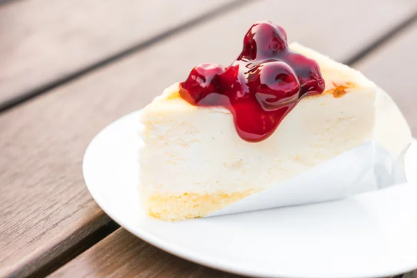 Rebanada de pastel de queso dulce —  Fotos de Stock