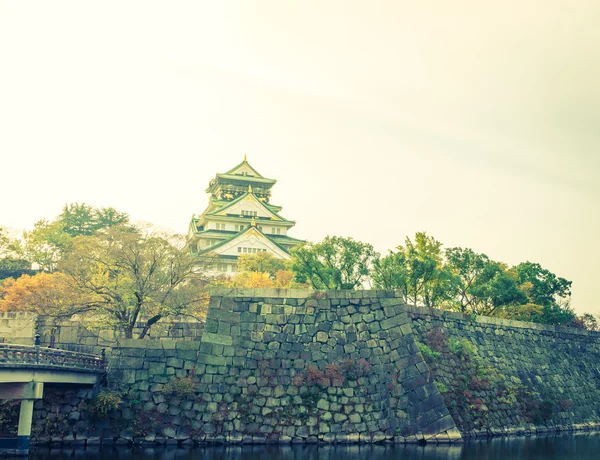 Castelo de Osaka em Osaka Japão (Imagem filtrada processada vintage e — Fotografia de Stock