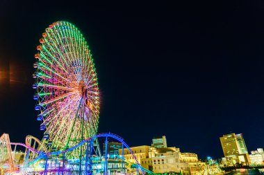 Yokohama, Japonya - Kasım 24,2015: dönme dolap cosmo world at 