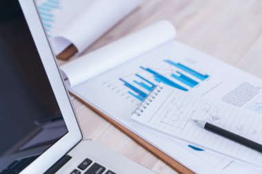 Mali tablo ile lapto listelerinde